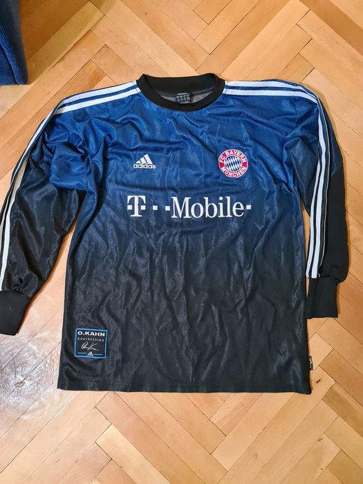 Tricou colecție Oliver Kahn Bayer Munchen Adidas original mărimea M..