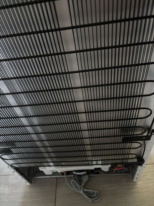 Frigider cu o usa Heinner, 390 l, No Frost, 186cm, Garantie