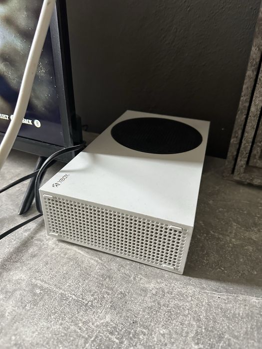 Vând Xbox series s