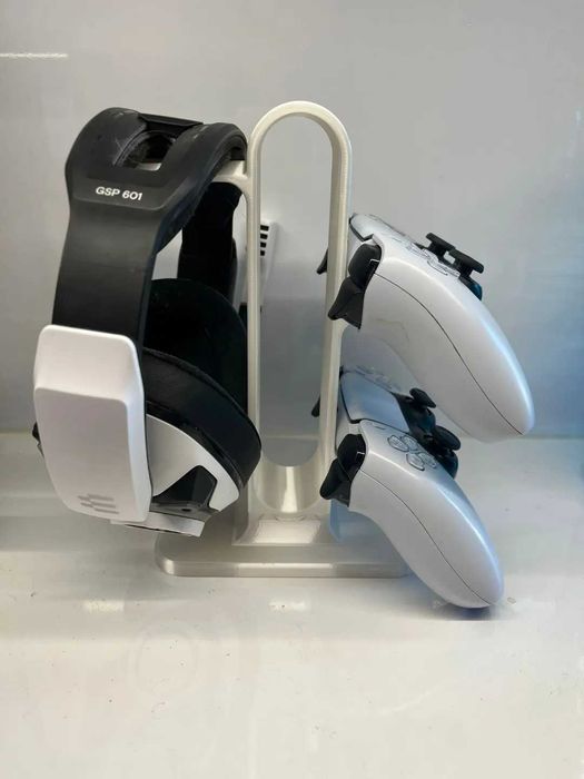 Удобна и стилна стойка за геймърски джойстици и слушалки