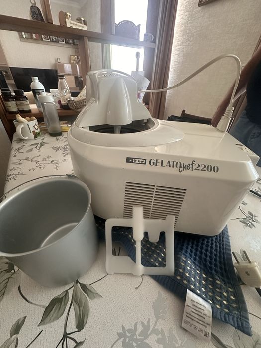 Продам фризер для мороженого.