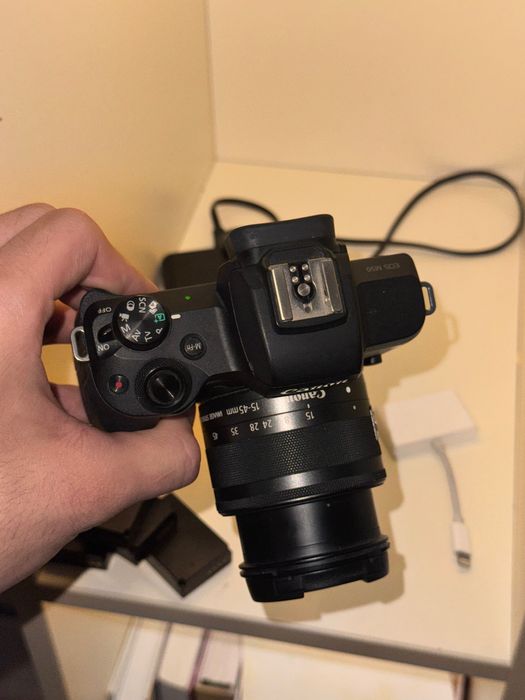 Canon EOS M50 в хорошем состоянии