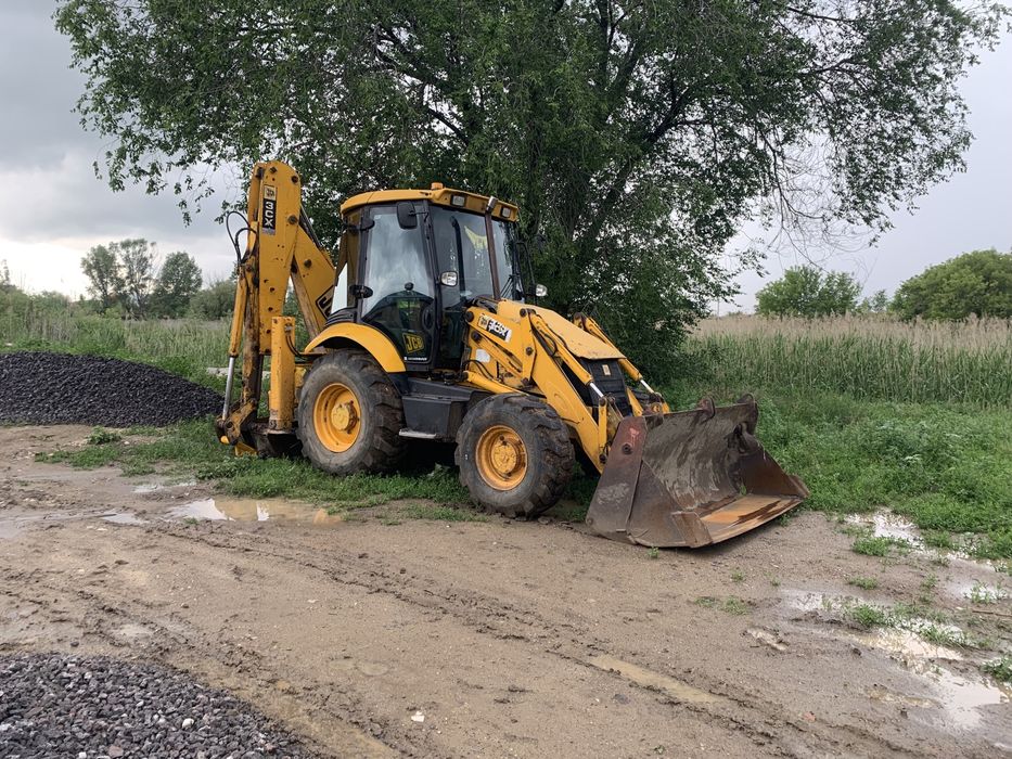 Продам экскаватор погрузчик JCB