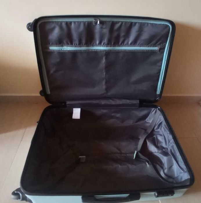 Голям куфар с 4 колела 80.6L, 74 x 51 x 31 cm, 4.3 kg, TSA ключалка