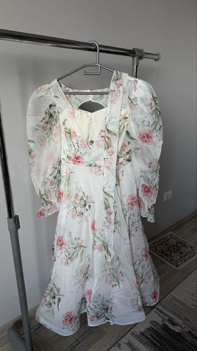 Продаю вечернее платье размер стандарт. От 44-48рр.