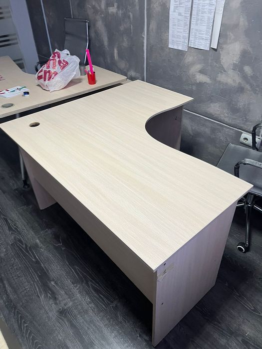 Стол рабочий в отличном состоянии