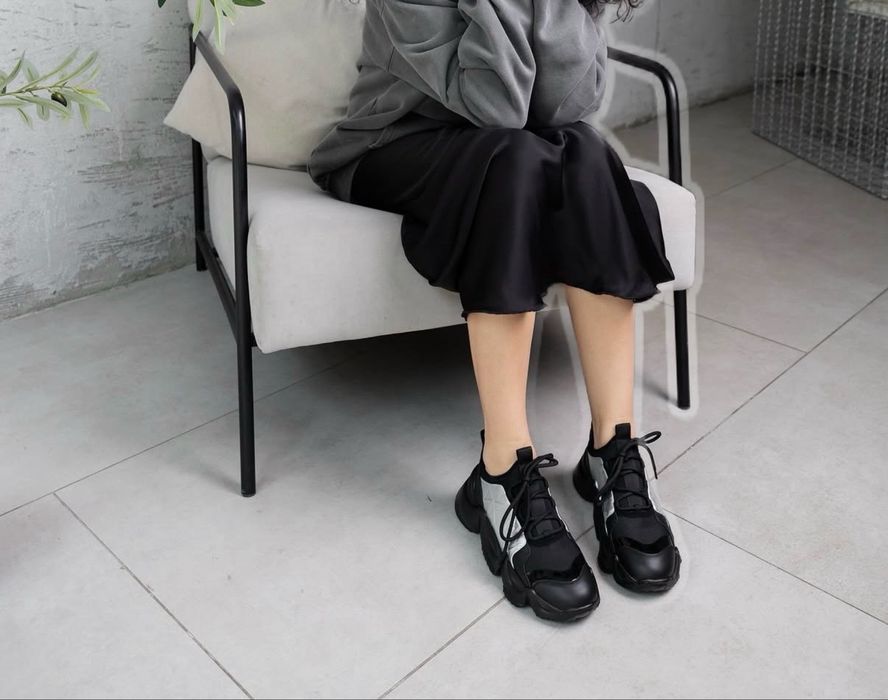 Продам кроссовки кожаные