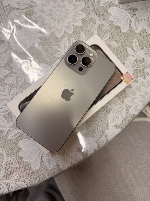 Продам Айфон 15 про макс