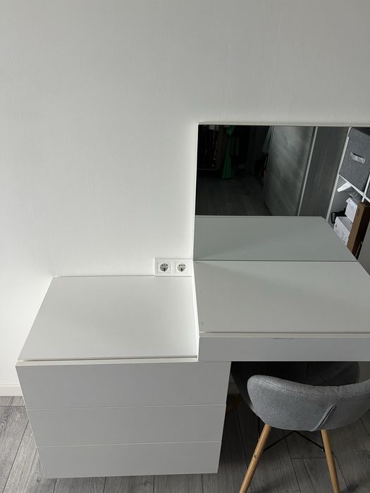 Masa de toaleta pentru machiaj