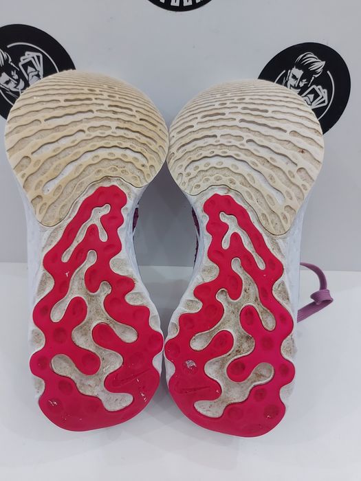 Дамски маратонки NIKE REACT. Номер 36.5