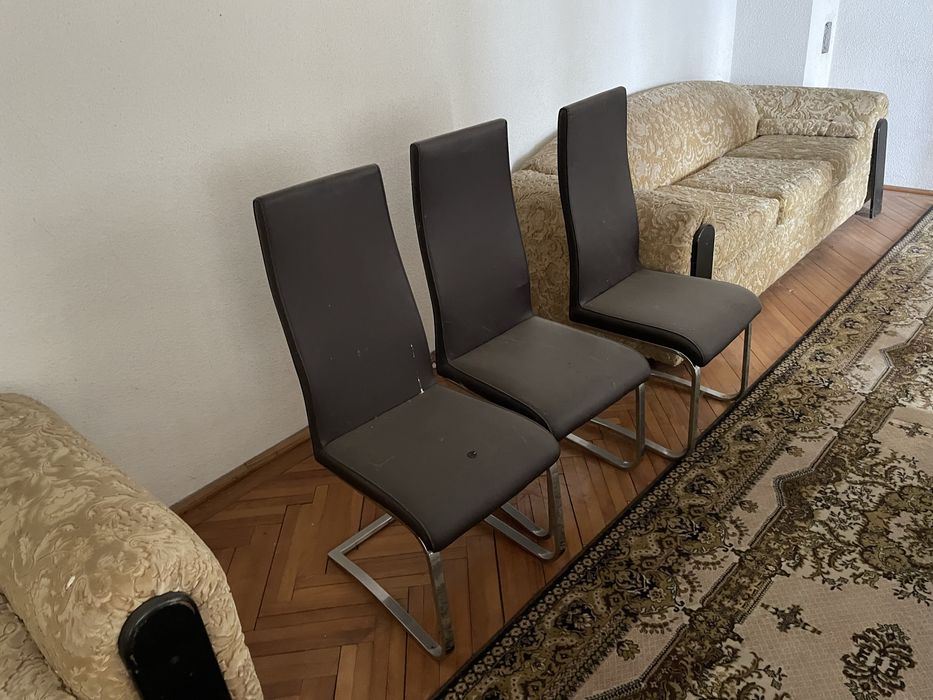 De vanzare canapele , fotolii, mese lemn , scaune