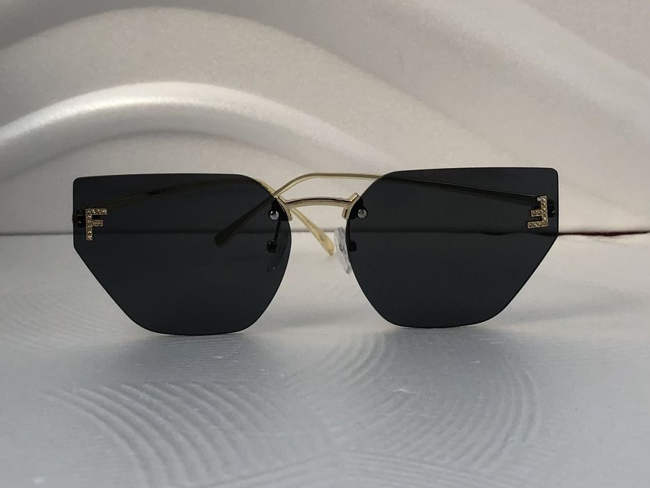 Модерни дамски слънчеви очила