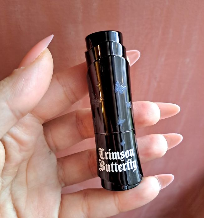 Ruj gothic negru rezistent sheglam nuanta mata