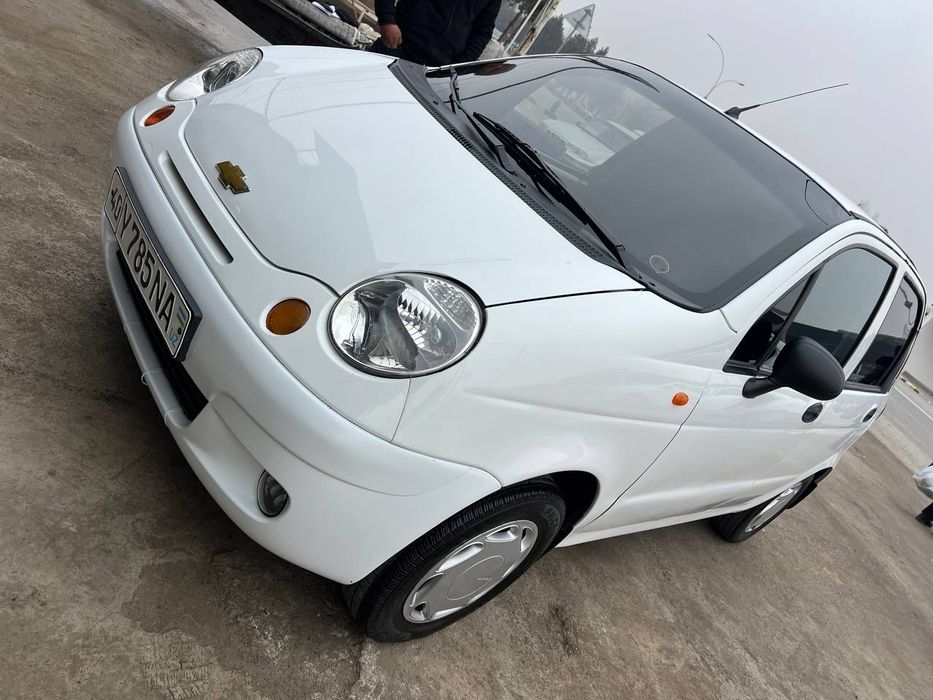 Mashina sotiladi srochna