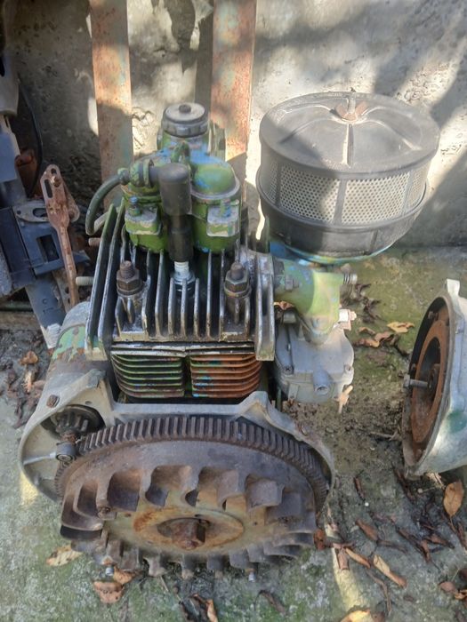 Tractoraș Gudbroad +motoare lombardini La 490