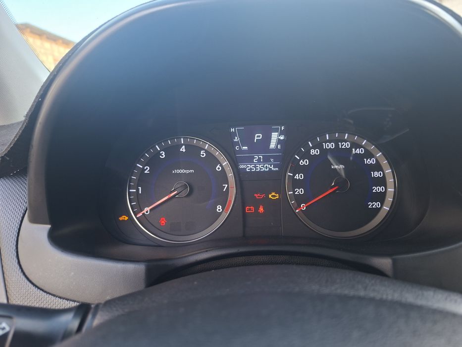 Hyundai accent 2012