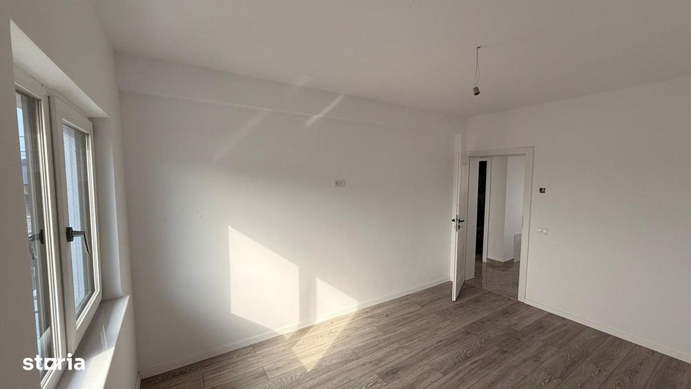 Vilă superbă - finisaje de lux, teren generos, lângă stația de autobuz