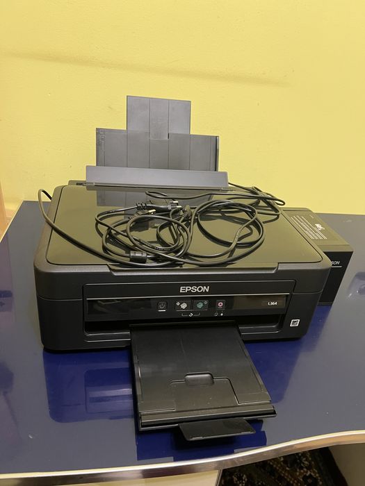 Acer notebook va Epson L364 printeri sotiladi