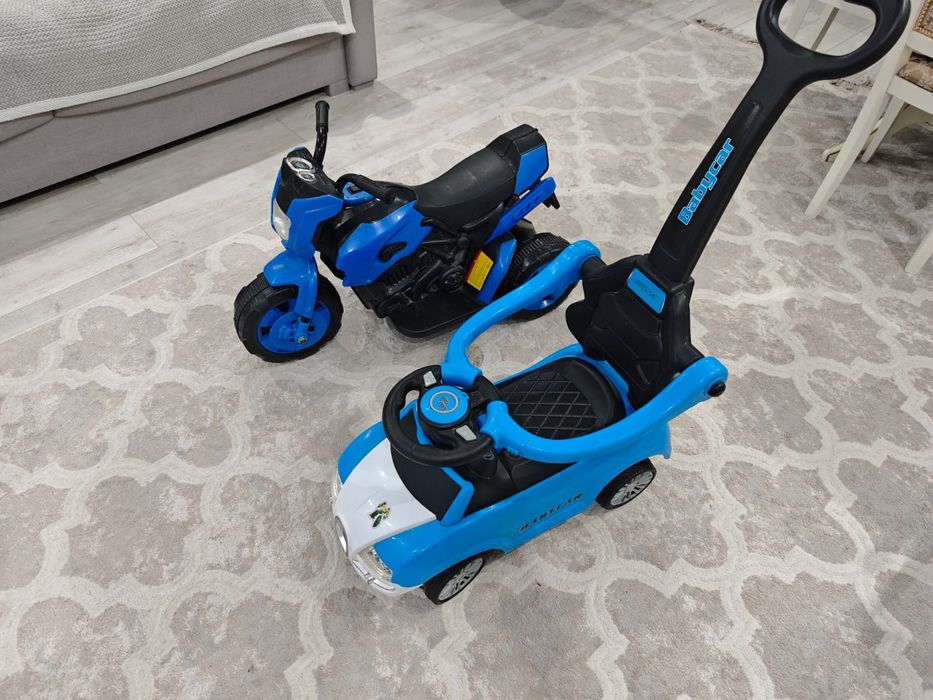 Детский толокар и мотоцикл