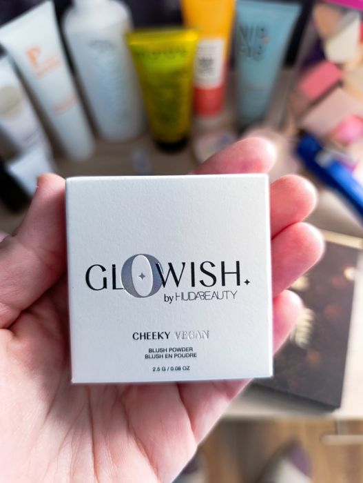 Чисто нова дамска козметика