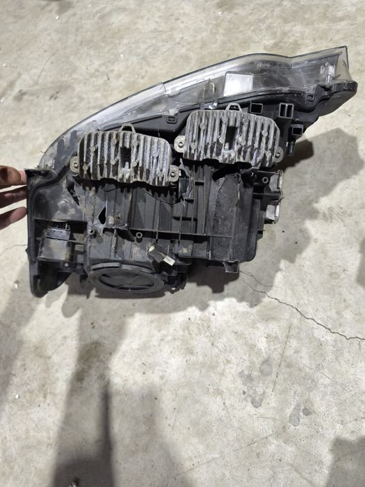 Far faruri stânga dreapta xenon BMW seria 3 f30 f31  cu defecte