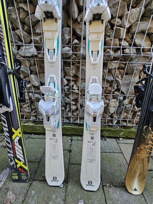 Vând skiuri salomon  156 cm ,170 cm si rossignol 146 cm , si 160 cm