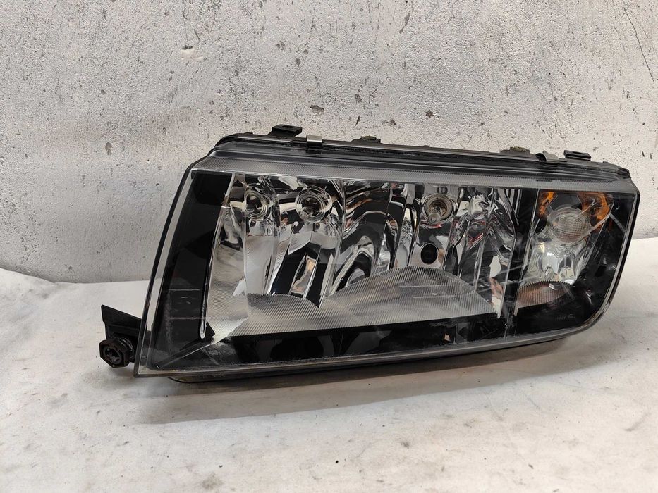 Оригинален фар Шкода Фабиа  Skoda Fabia