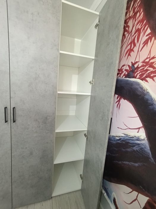 Продам плательный шкаф 120×210см