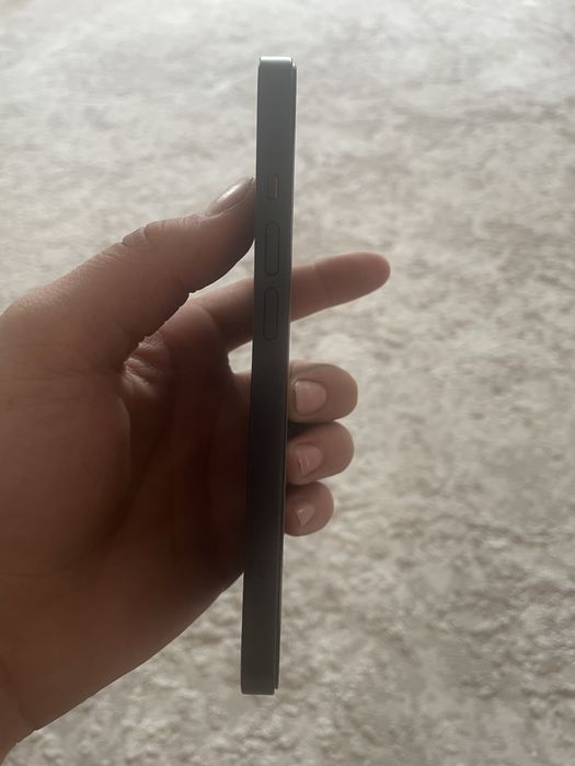 iPhone 13 заблокирован