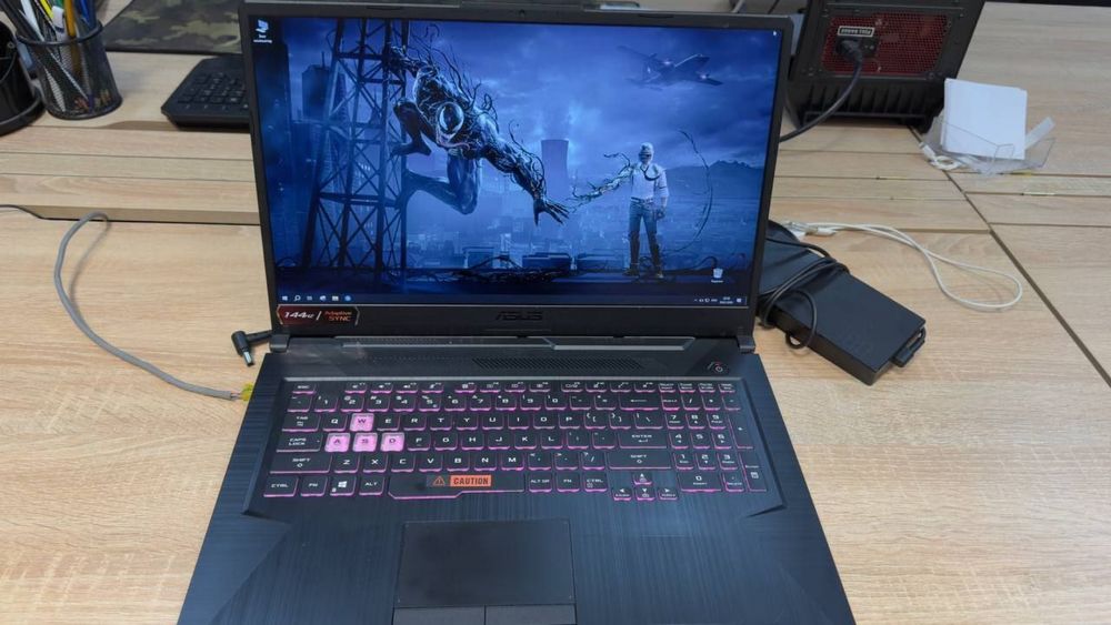 Asus Tuf f17 gaming laptop