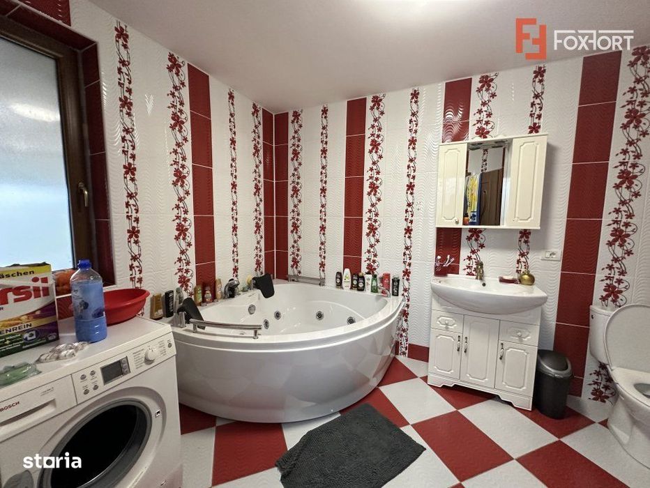Casa individuala cu 12 camere, 400 mp utili - Bucovat