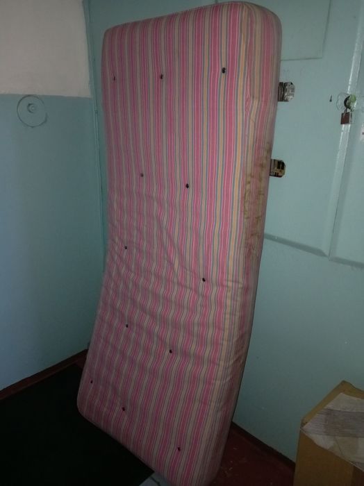 Матрас, б/у, в хорошем состоянии