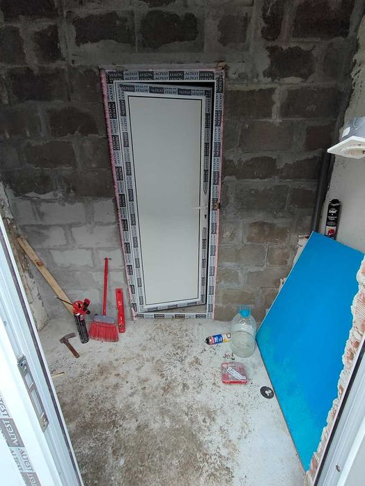 Дворно място с вила