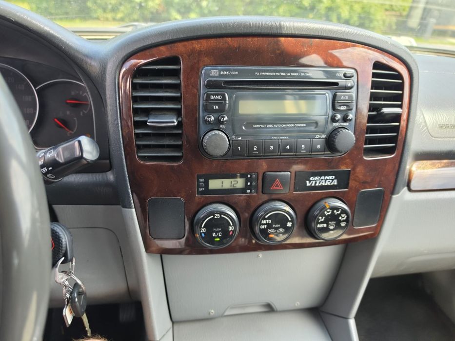 Vând Suzuki Grand VITARA XL