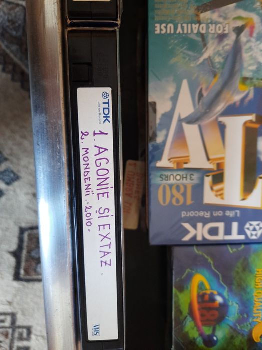 Casete video aproape noi