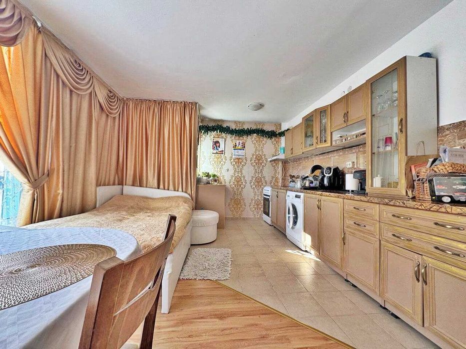 Продава се Двустаен апартамент в к.к. Слънчев бряг - 60 кв.м за 1100 €/кв.м - Снимка #3