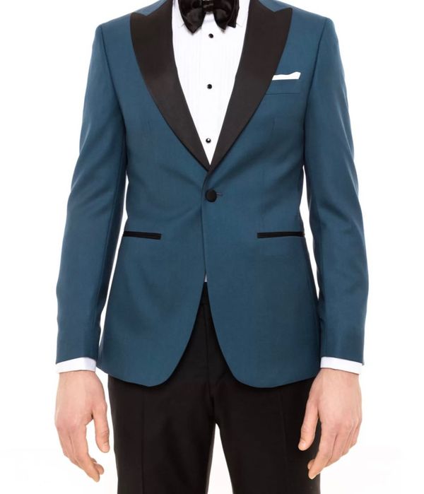 Smoking turquoise cu rever șpiț
TRENDS BY ADINA BUZATU