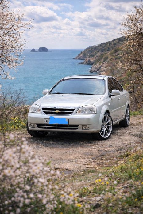 Ласетти сотилади