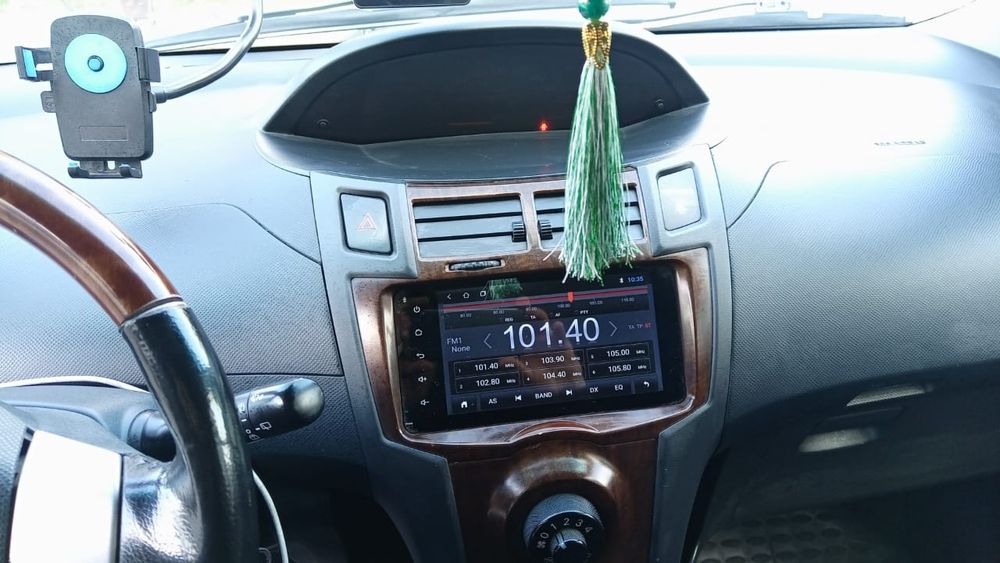 Продам Toyota Yaris 2010г