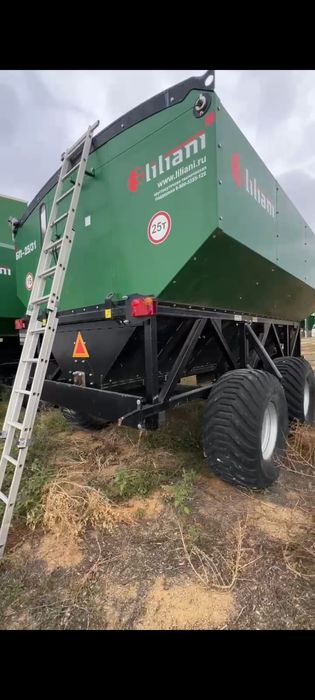 Бункер перегрузчик Лилиани