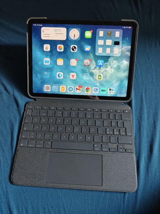 Ipad Air 5 2022 M1 64 GB + husa cu tastatura MDM
