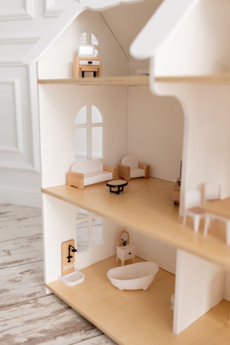 Кукольный домик деревянный