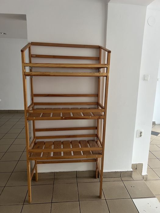 Vand frigider, raft de paine, sertar de bani, coșuri
