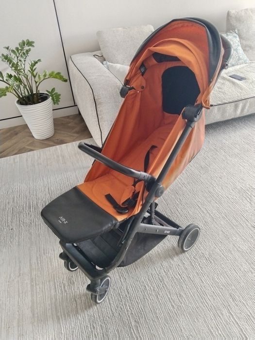 Продаем коляску Anex Air-X