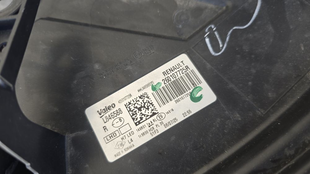 Far/Faruri Dacia Duster/Bigster 2025 2026 grila calandru