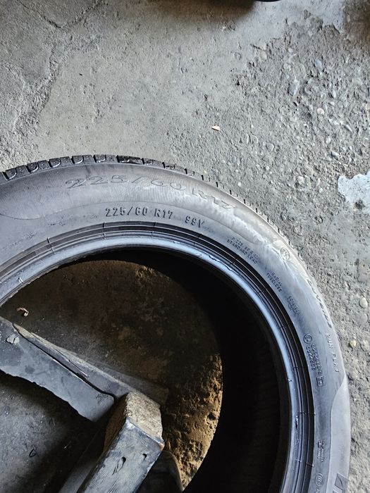 2 anvelope vara 225 60 17 Pirelli Runflat