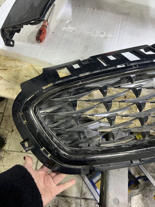 Продам Kia sportage решетка радиатора