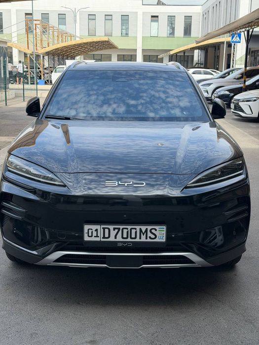 BYD chempyon 605 km yili 2023