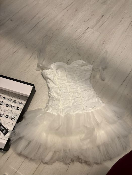 Рокля от колекция на Alessa