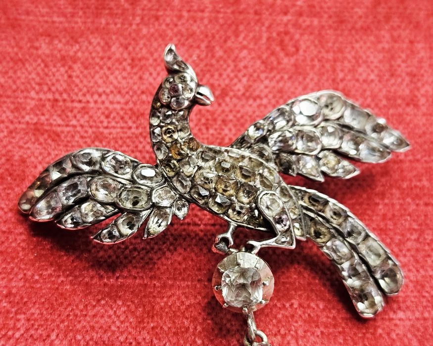 Сребърна брошка от 18 - ти век.